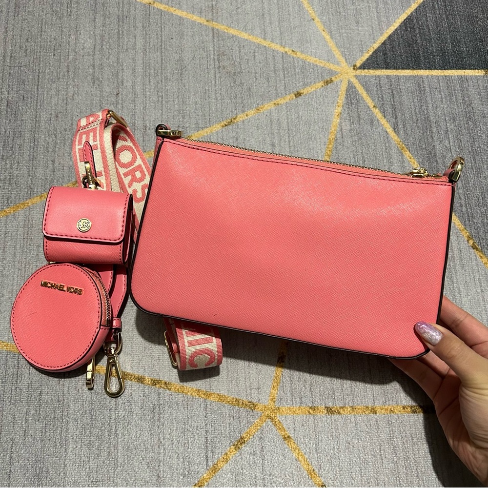 Michael Kors crossbody - Picture 5 of 6